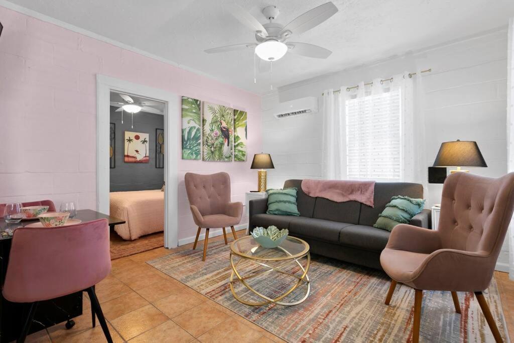 The Pink Oasis Waterfront 1 Bed Apt Apartment Tampa Exterior photo