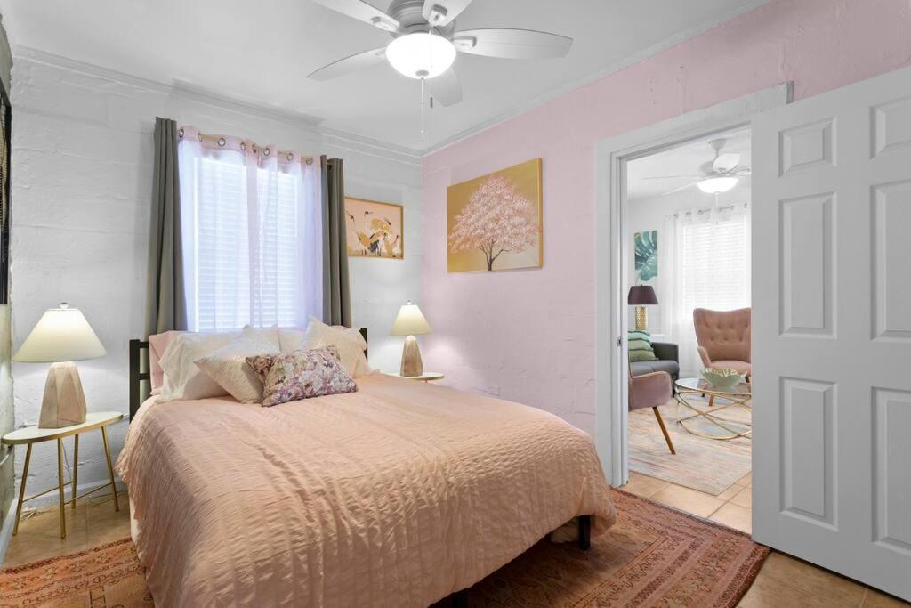 The Pink Oasis Waterfront 1 Bed Apt Apartment Tampa Exterior photo