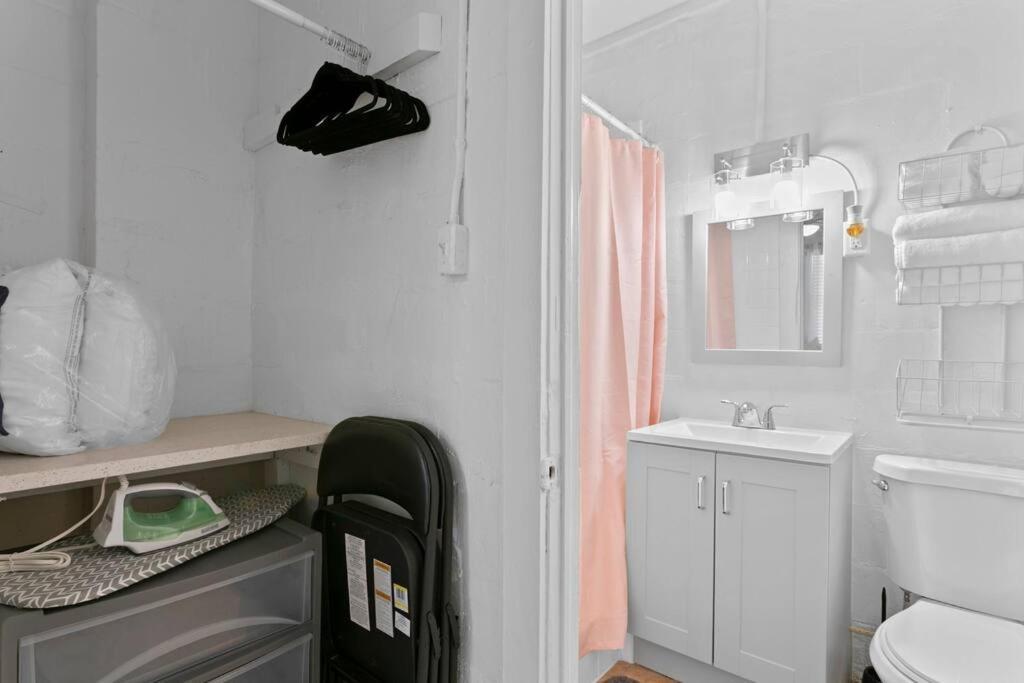 The Pink Oasis Waterfront 1 Bed Apt Apartment Tampa Exterior photo